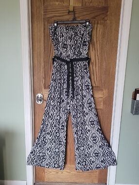 BEACH BREAK Black & White Strapless Wide-Leg Jumpsuit with Belt